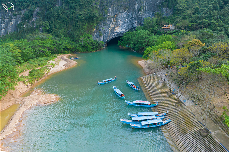 Photo source: Phong Nha – Ke Bang National Park